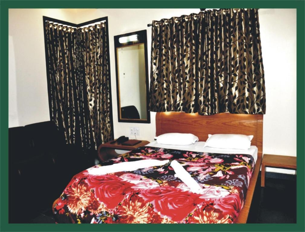 Hotel Shradha Saburi Palace Shirdi Rom bilde
