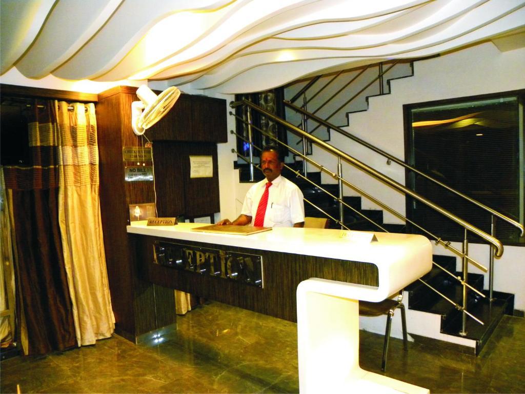Hotel Shradha Saburi Palace Shirdi Eksteriør bilde